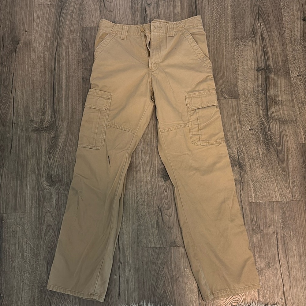 Wrangler relaxed fit cargo pants
Size: 30/30
Color: tan